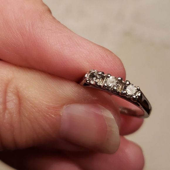 Vintage Avon Silvertone CZ Ring Sz 6 - Picture 7 of 13